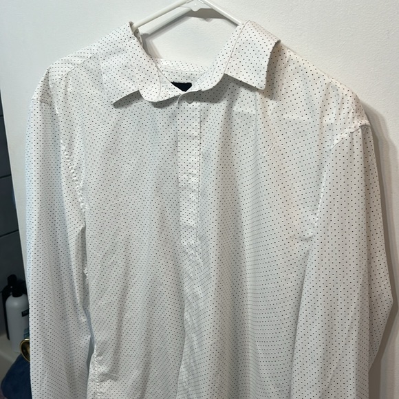 MENS WHITE DRESS SHIRT WITH SMALL BLACK DOTS - Picture 4 of 7